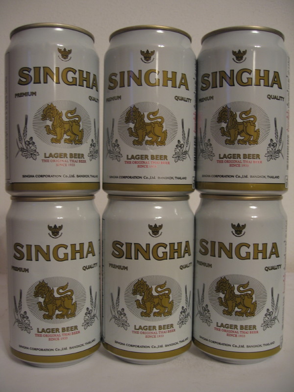 SINGHA LAGER BEER Football Manchester United FC. and Chelsea FC. (33cl) (B/O)