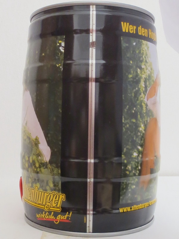 Altenburger girl with hops 