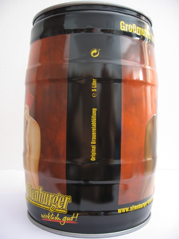 Altenburger girl in hood 