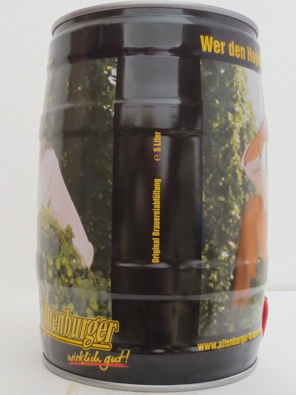 Altenburger girl with hops 