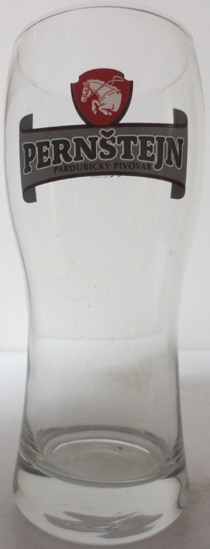 PERNŠTEJN PARDUBICKÝ PIVOVAR(0,5L) Cadera