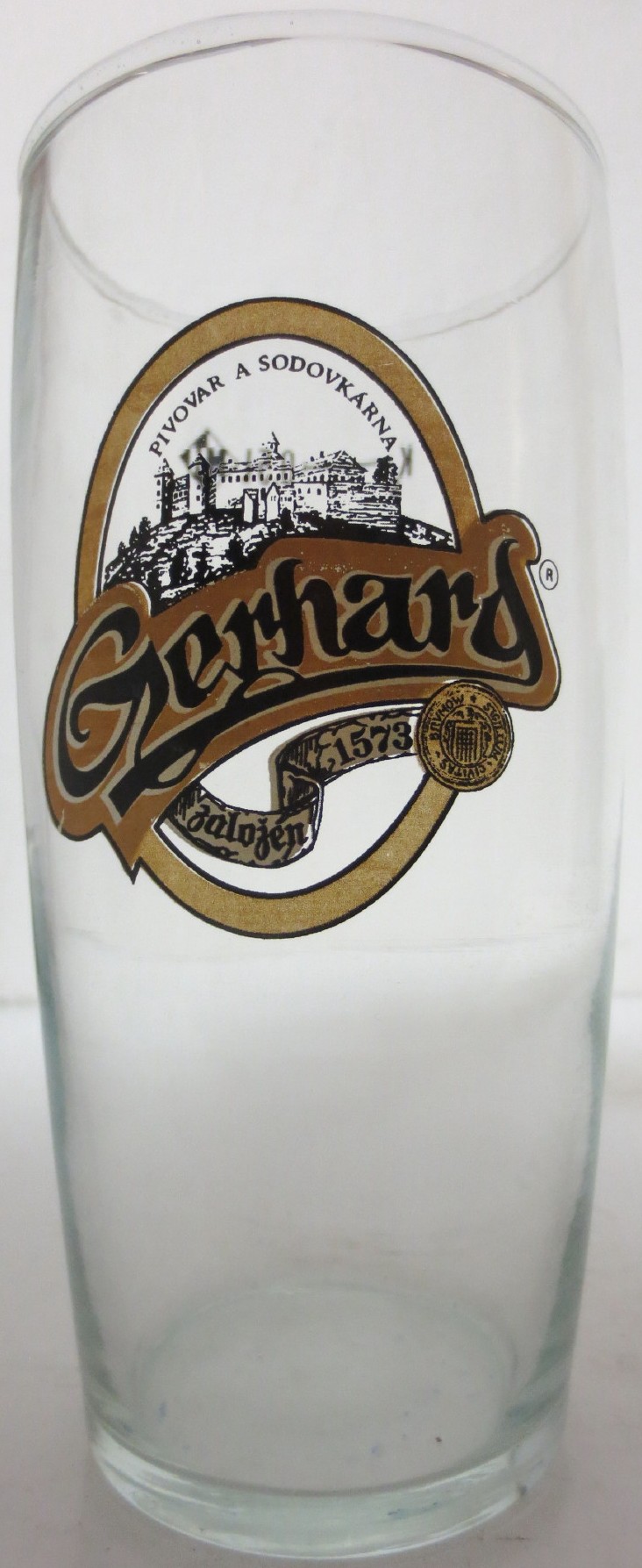 Gerhard založen 1573 PIVOVAR A SODOVKÁRNA (0,5L) Willi průhledné logo s čerým nápisem
