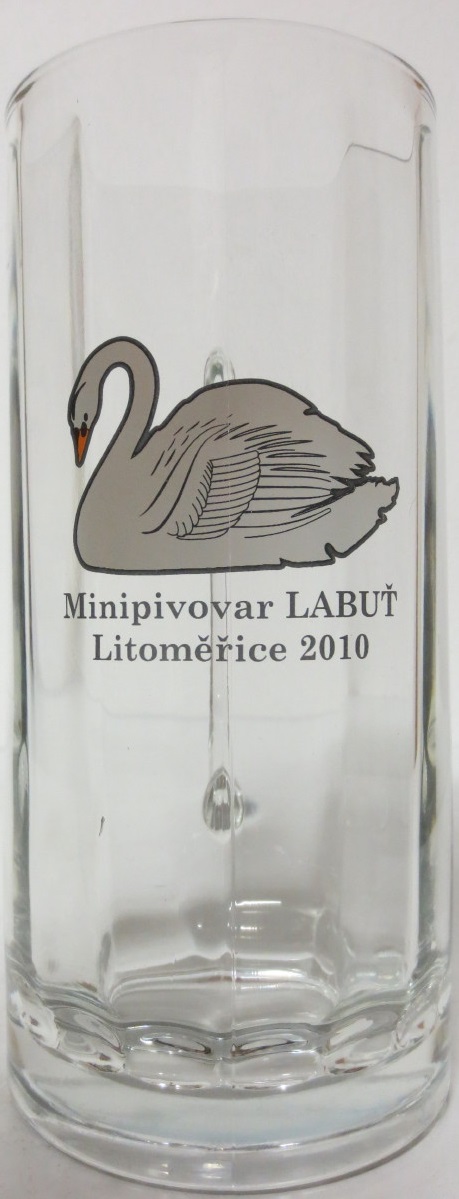 Minipivovar LABUŤ Litoměřice 2010 (0,5L) Moldau