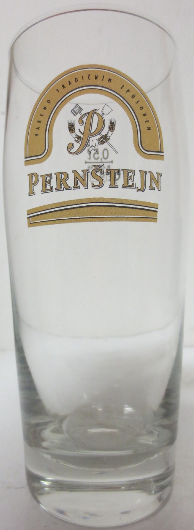 PERNŠTEJN (0,5L) Willi (okrový)