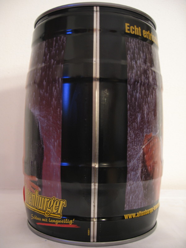 Altenburger girl and man in rain 