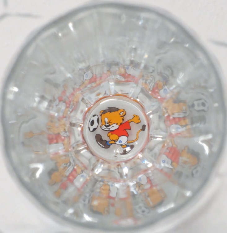 Gambrinus k mistrovství světa ve fotbale (0,5L) č.1 (fotbalista na dně)