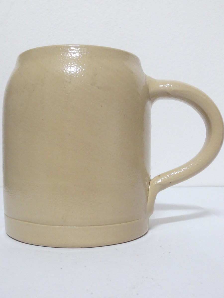 Warsteiner Pilsener EINE KÖNIGIN UNTER DEN BIEREN (0,5L) keramický korbel 