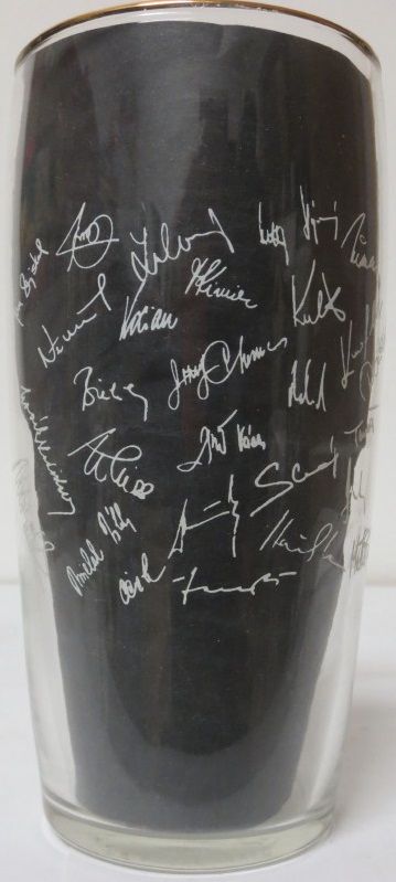 FOTBAL ITALIA ´90´ s podpisy hráčů (0,5L) Willi 