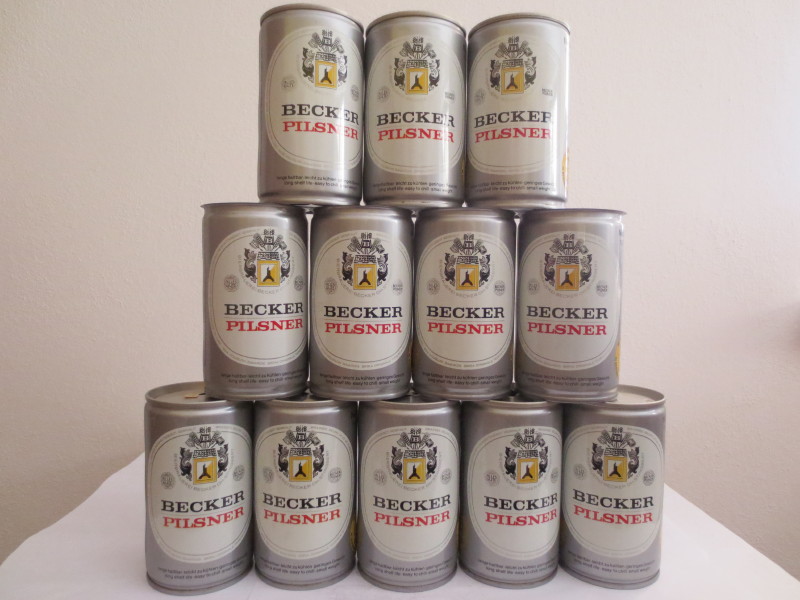 BERKWER BECKER PILSNER CS set (33cl) (8 T/O, 4 withouth top)