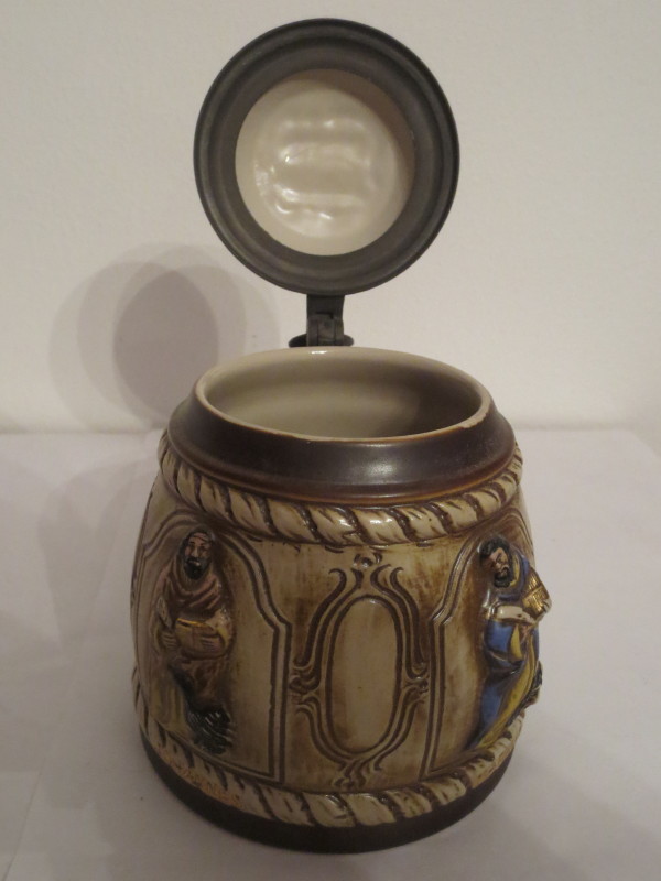 Keramický korbel na pivo s pokličkou (0,5L) 