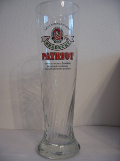 SVĚTLÝ KVASNICOVÝ LEŽÁK HRADECKÝ PATRIOT (0,5L) Perelsee